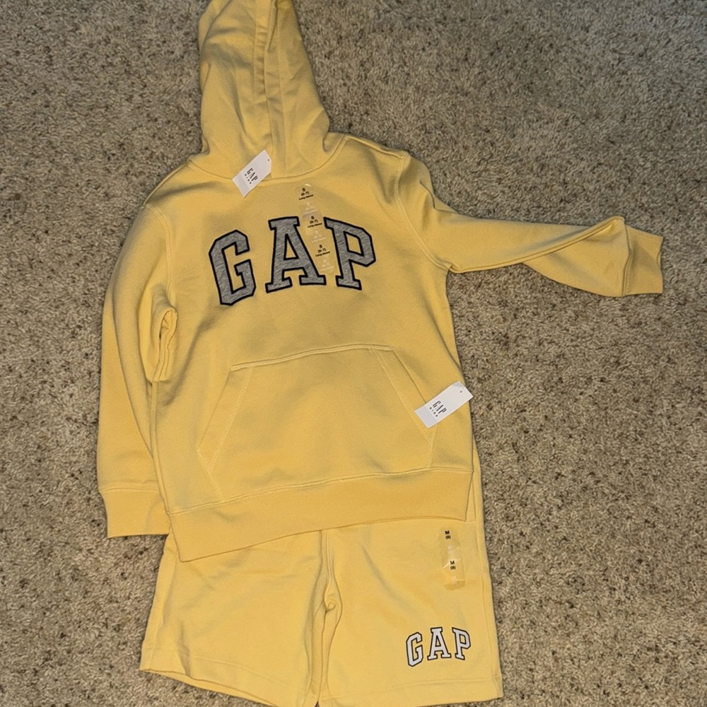 Gap kids short and sweatshirt set